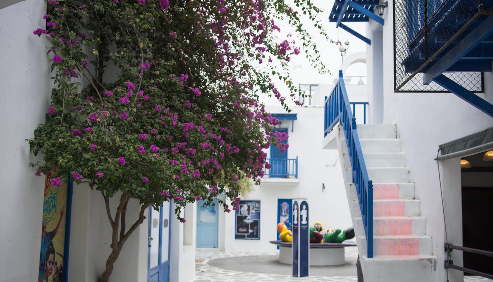Whitewashed Greek-style lanes at Santorini Park, Cha-Am