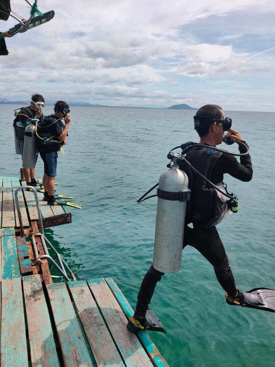 Divers ready to go from the pier