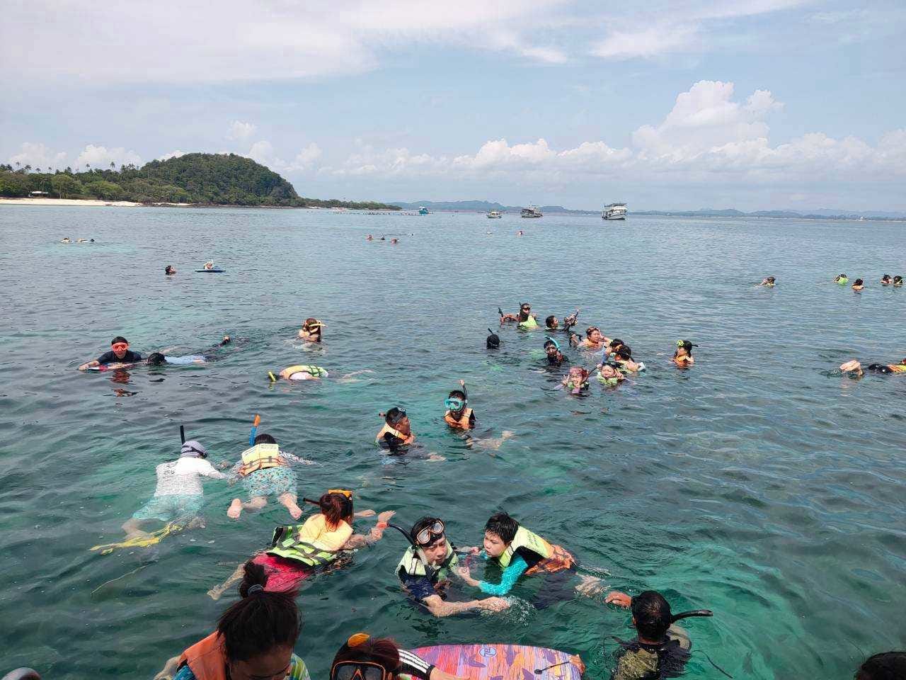 Morning snorkelling at the reef