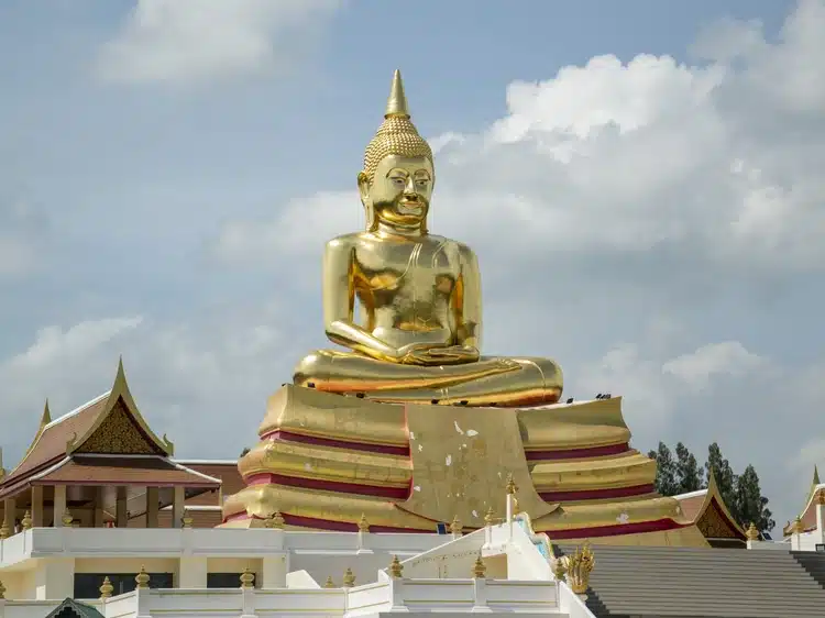 Wat Huay Mongkol giant Luang Phor Thuad statue