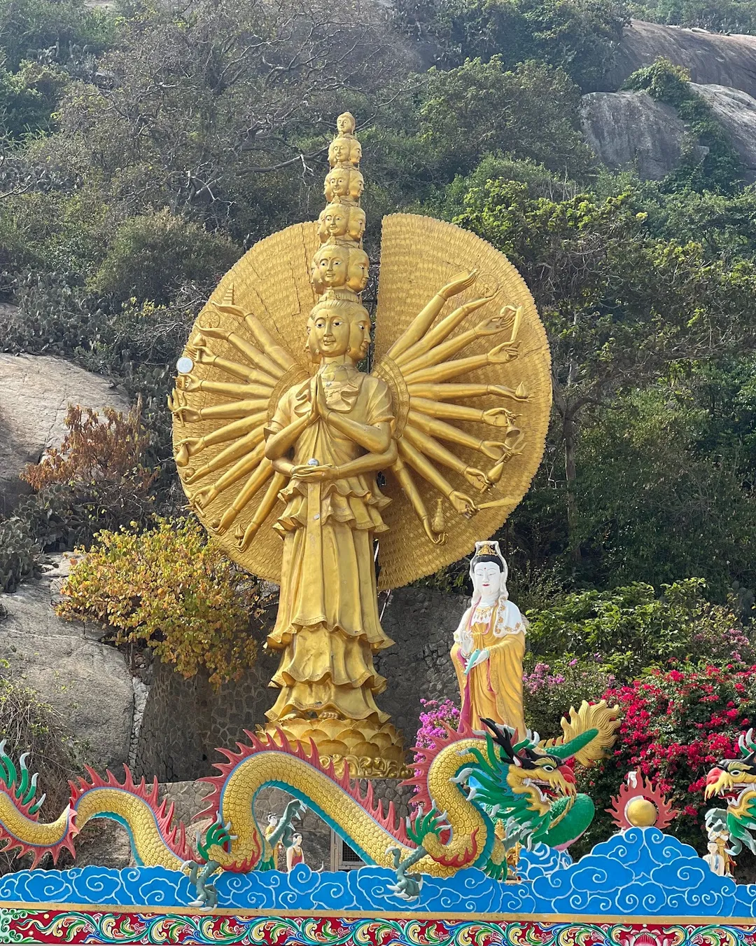 Wat Khao Takiab golden Buddha statue