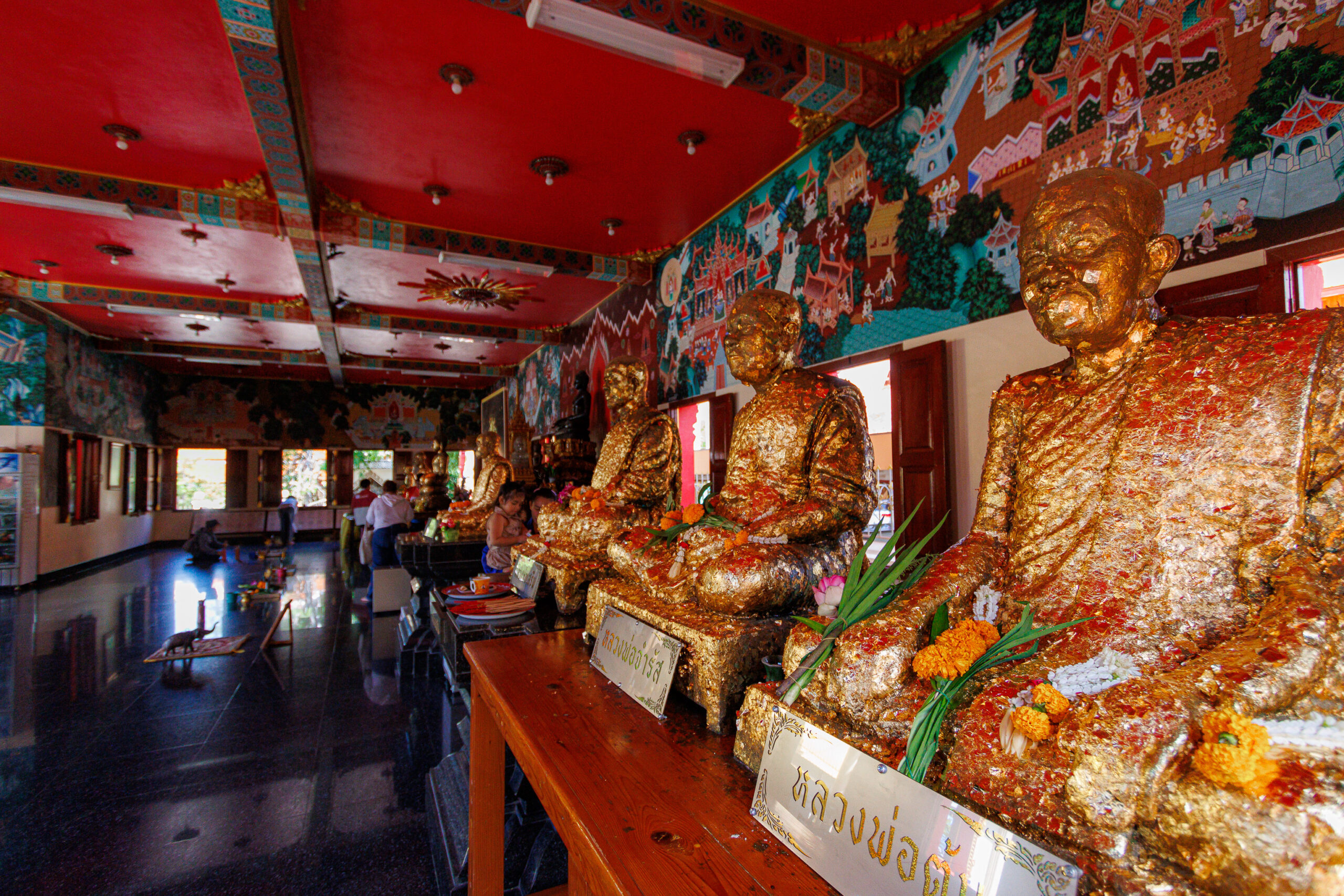 Wat Hua Hin Buddha statue